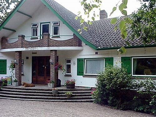 Linchens Bed And Breakfast Felbridge Exterior photo